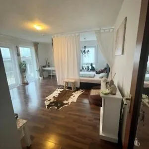 Complete Peacefully Situated Near The Airport , Nürnberg Deutschland